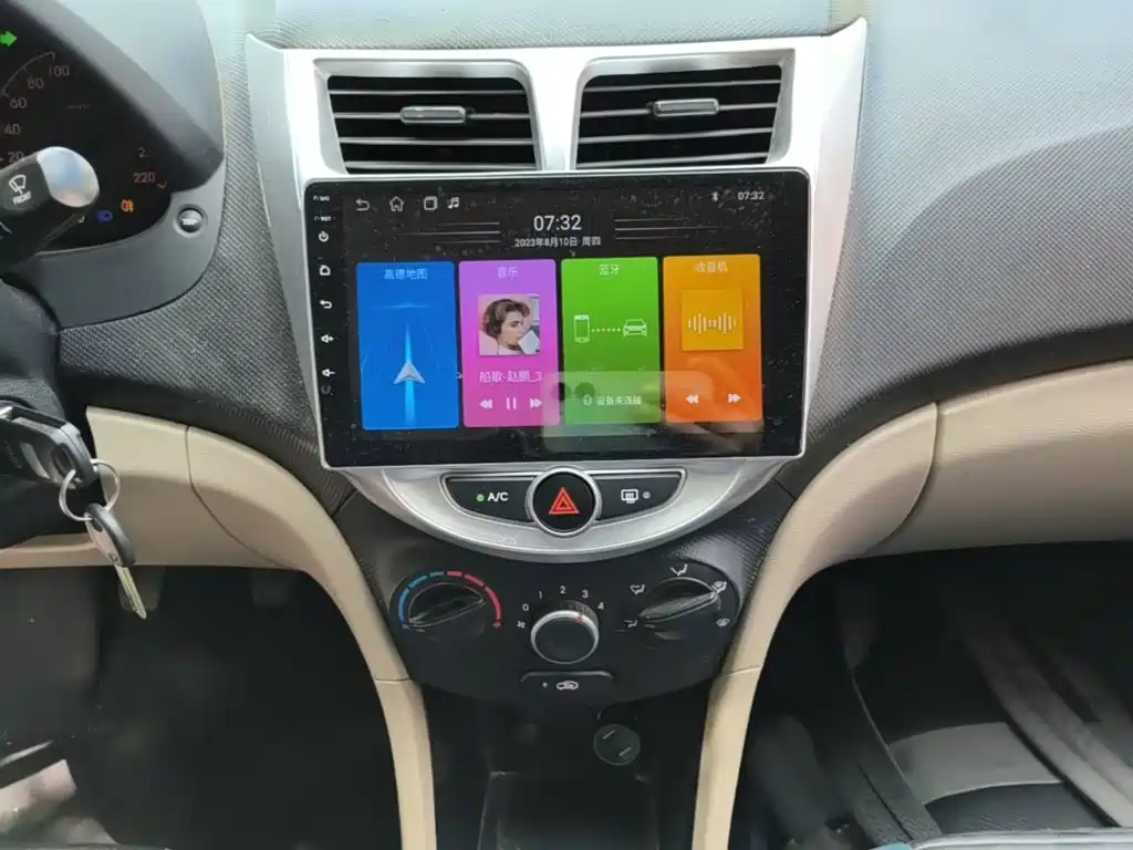 Hyundai Accent 2015 — фото 13
