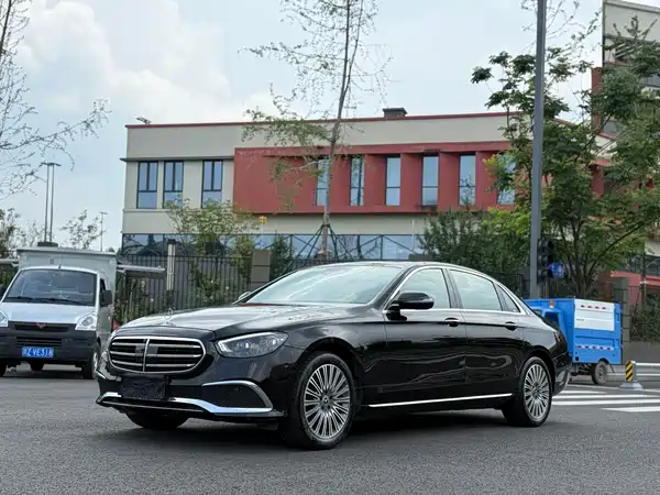 Mercedes-Benz E-Class 2022
