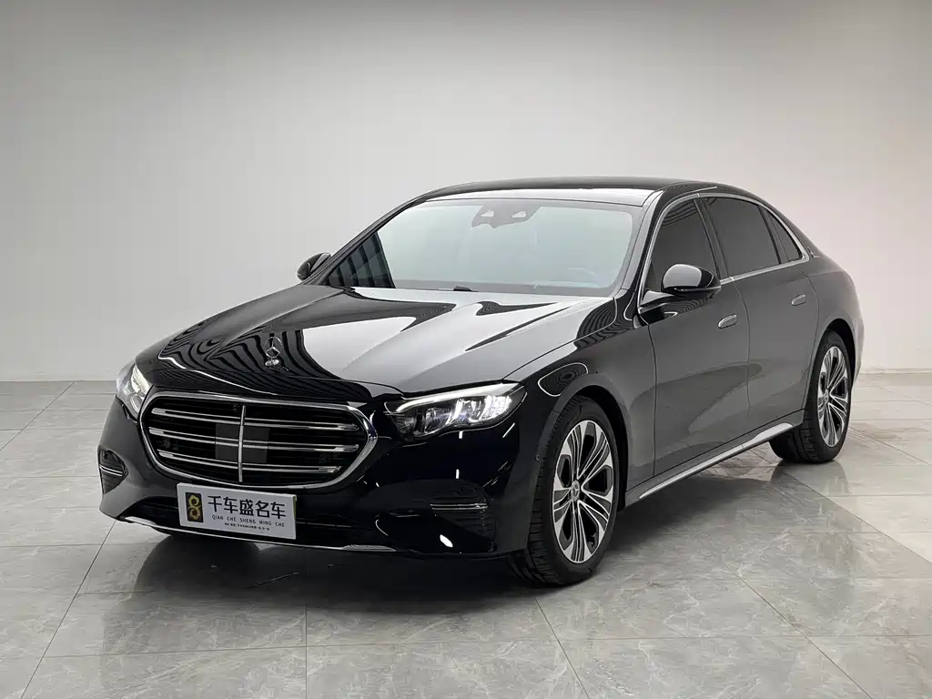Mercedes-Benz E-Class 2025 — фото 1