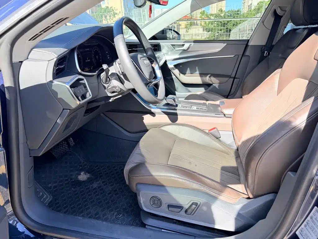 Audi A7L 2023 — фото 4
