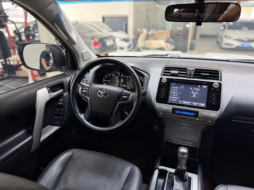 Toyota Prado 2018 — фото 15