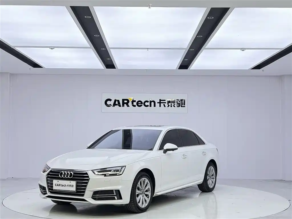 Audi A4L 2019 — фото 1