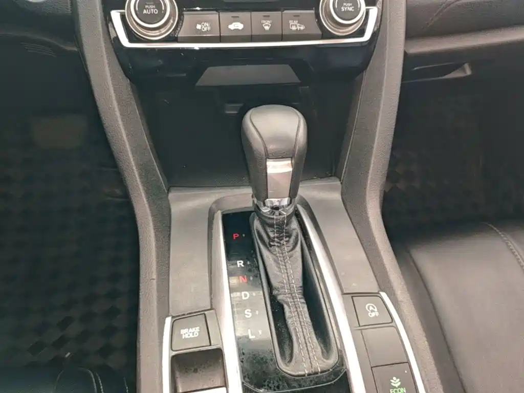 Honda Civic 2018 — фото 14