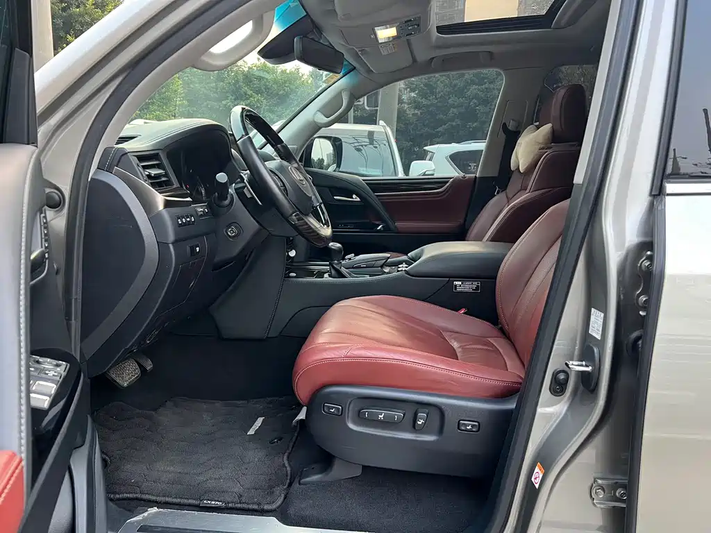 Lexus LX 2019