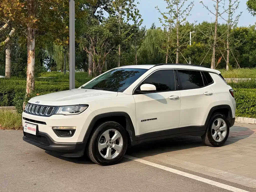 Jeep Compass 2017 — фото 1