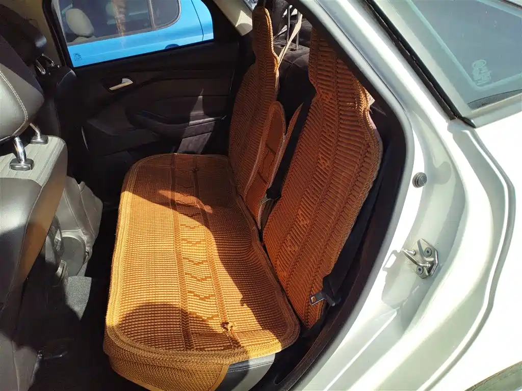 Ford Focus 2015 — фото 17