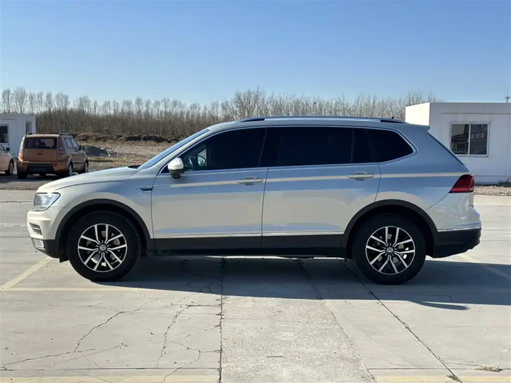 Volkswagen Tiguan L 2017 — фото 26
