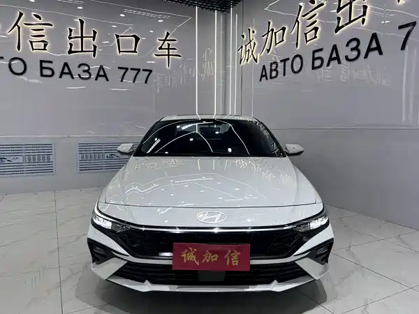 Hyundai Elantra 2024