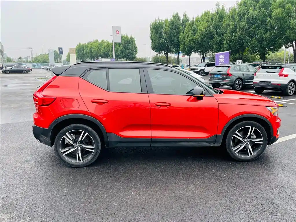 Volvo XC40 2019 — фото 5