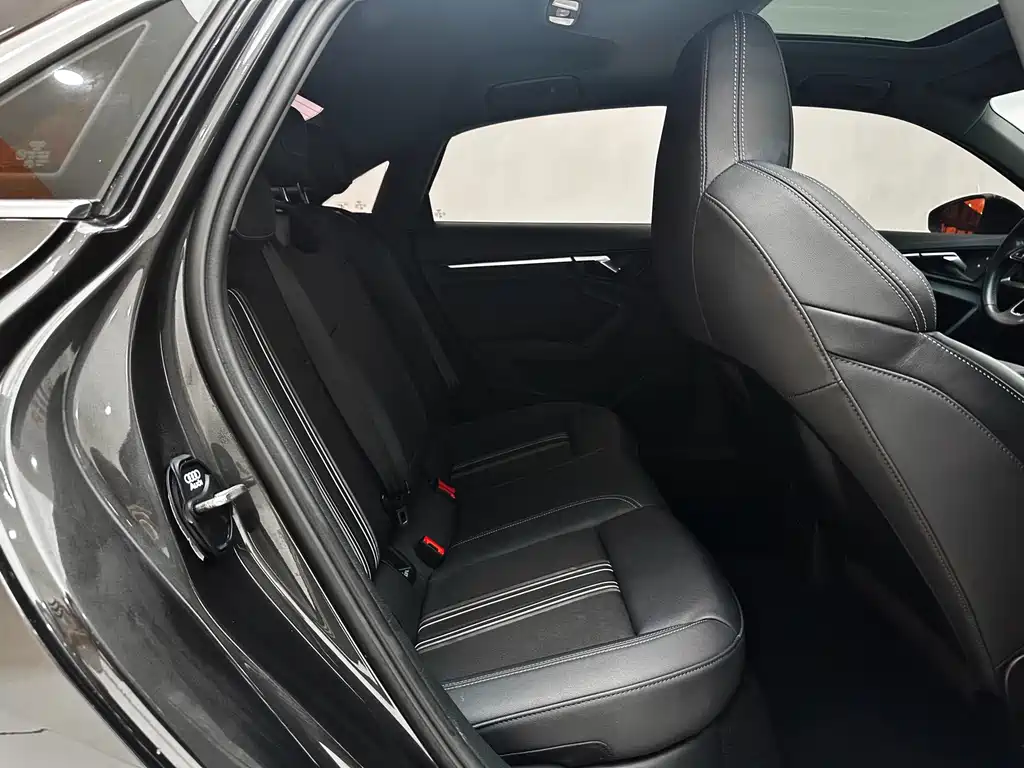 Audi A3 2023 — фото 23
