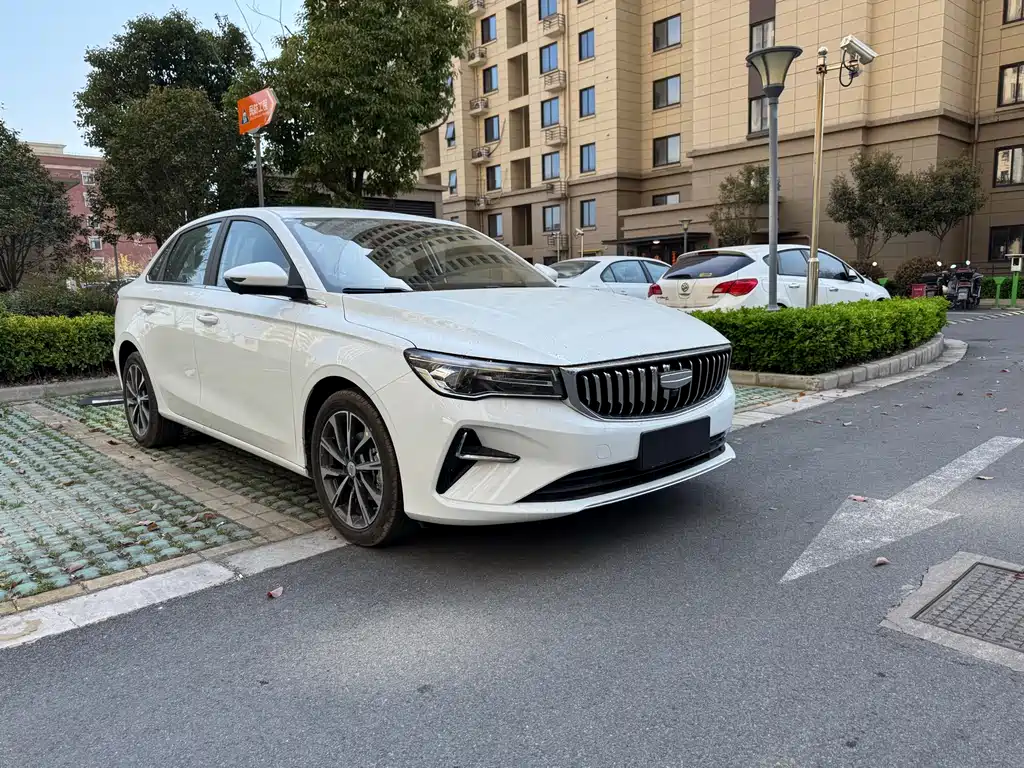 Geely Emgrand 2025