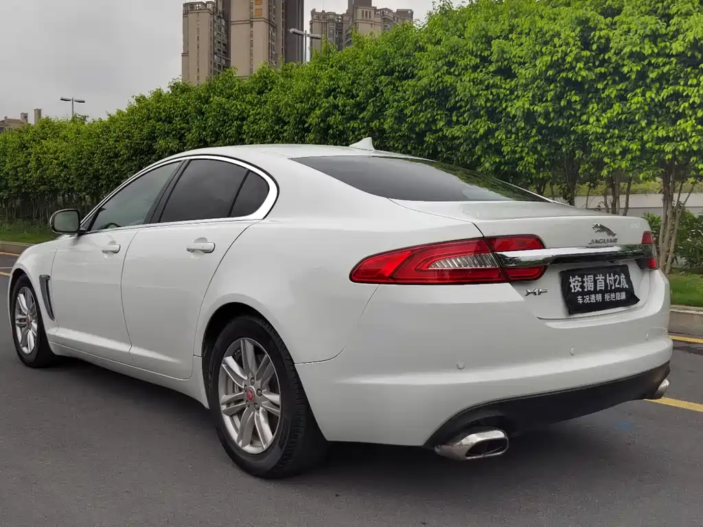 Jaguar XF 2015 — фото 5