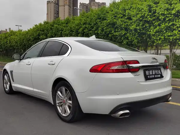 Jaguar XF 2015