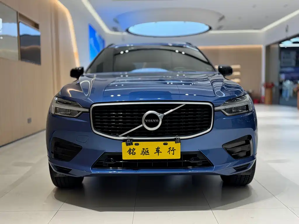 Volvo XC60 2019 — фото 2