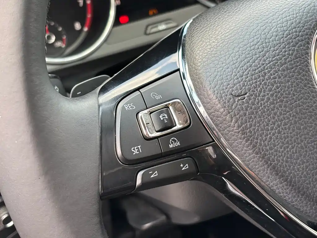 Volkswagen Tiguan L 2017 — фото 18