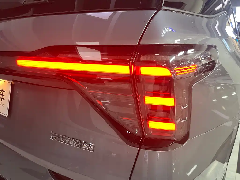 Ford Edge 2024 — фото 13