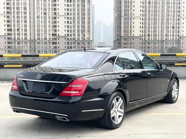 Mercedes-Benz S-Class 2012