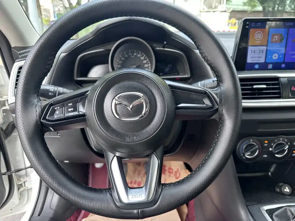 Mazda 3 Axela 2019 — фото 20