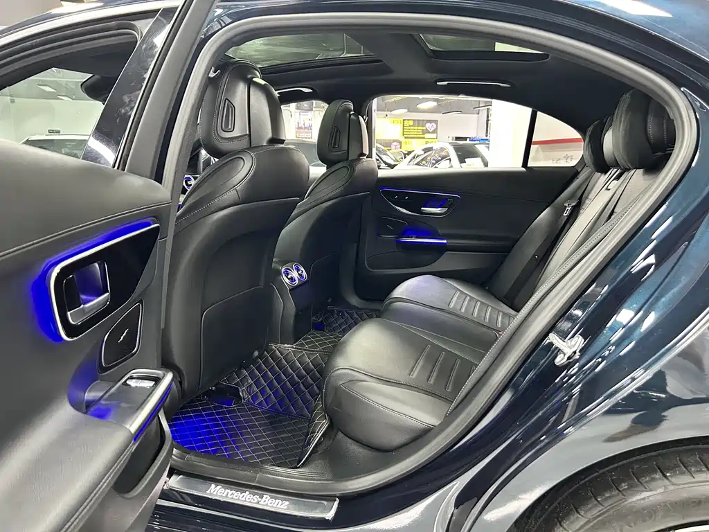 Mercedes-Benz C-Class 2022 — фото 7