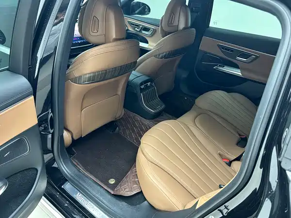 Mercedes-Benz E-Class 2025