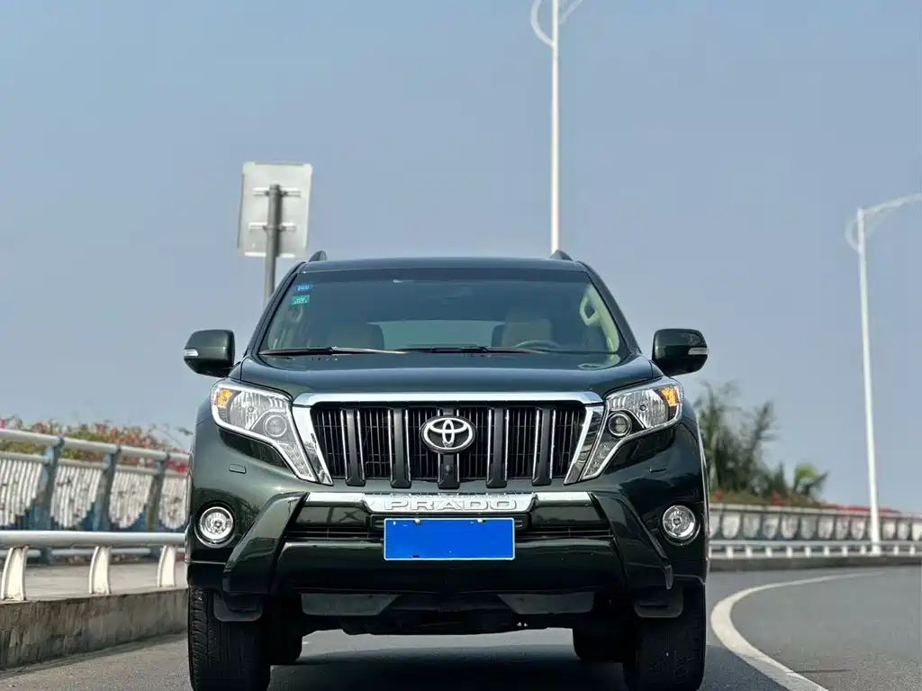 Toyota Prado 2017 — фото 2