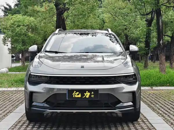 Lynk & Co 01 2022