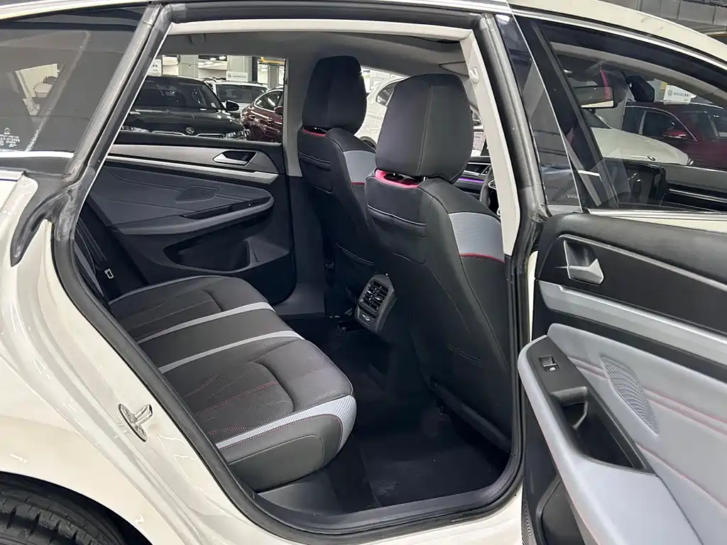 Volkswagen Lamando 2022 — фото 10