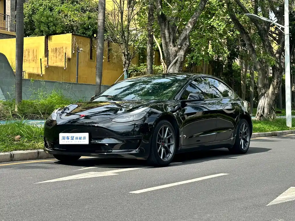 Tesla Model 3 2022 — фото 1