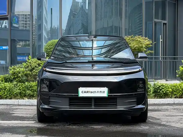 Li Auto L6 2025