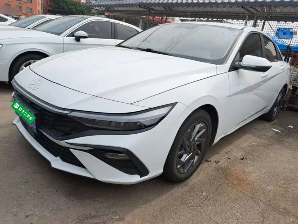 Hyundai Elantra 2023