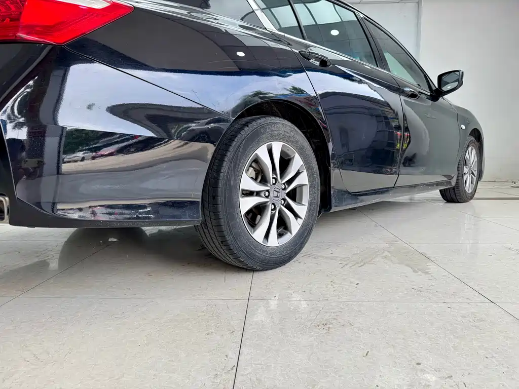 Honda Accord 2015 — фото 19