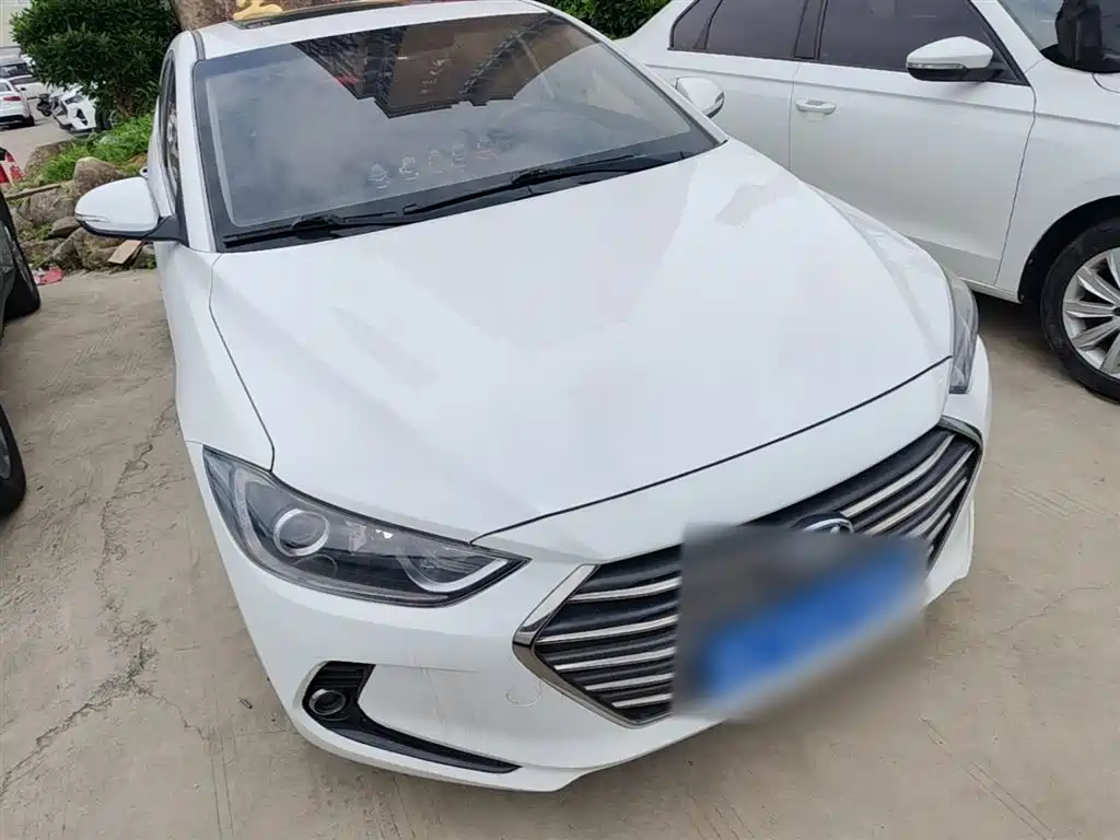 Hyundai Elantra 2019 — фото 4