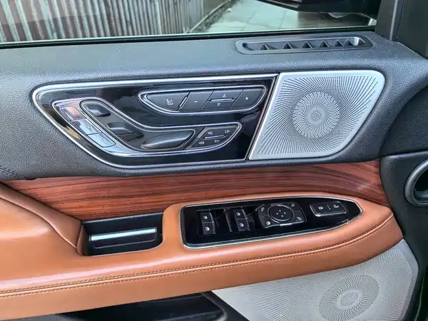 Lincoln Navigator 2021