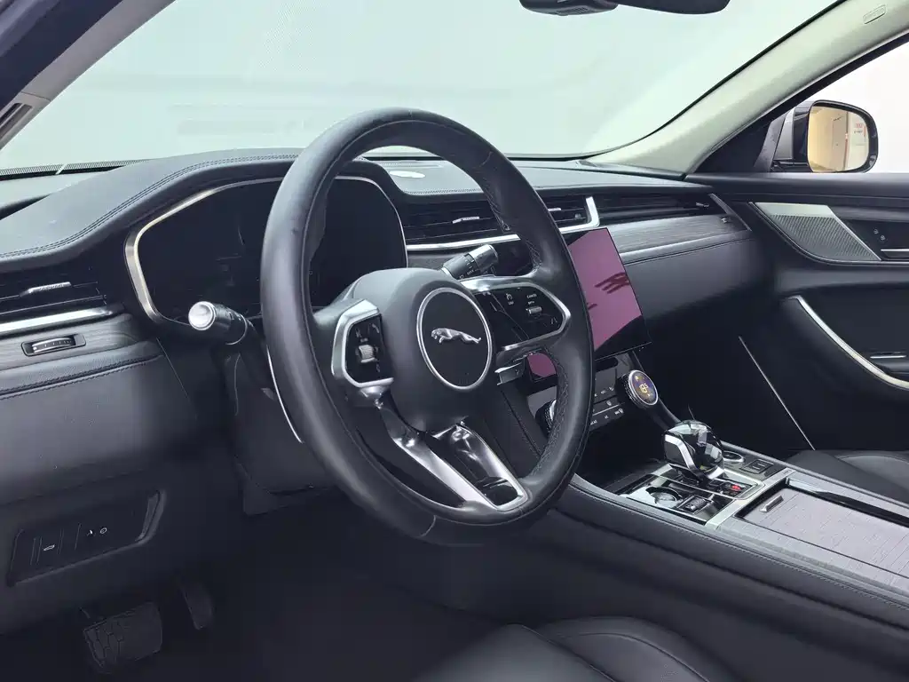 Jaguar XFL 2023 — фото 14