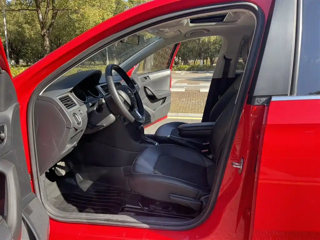 Skoda Rapid Spaceback 2020 — фото 15
