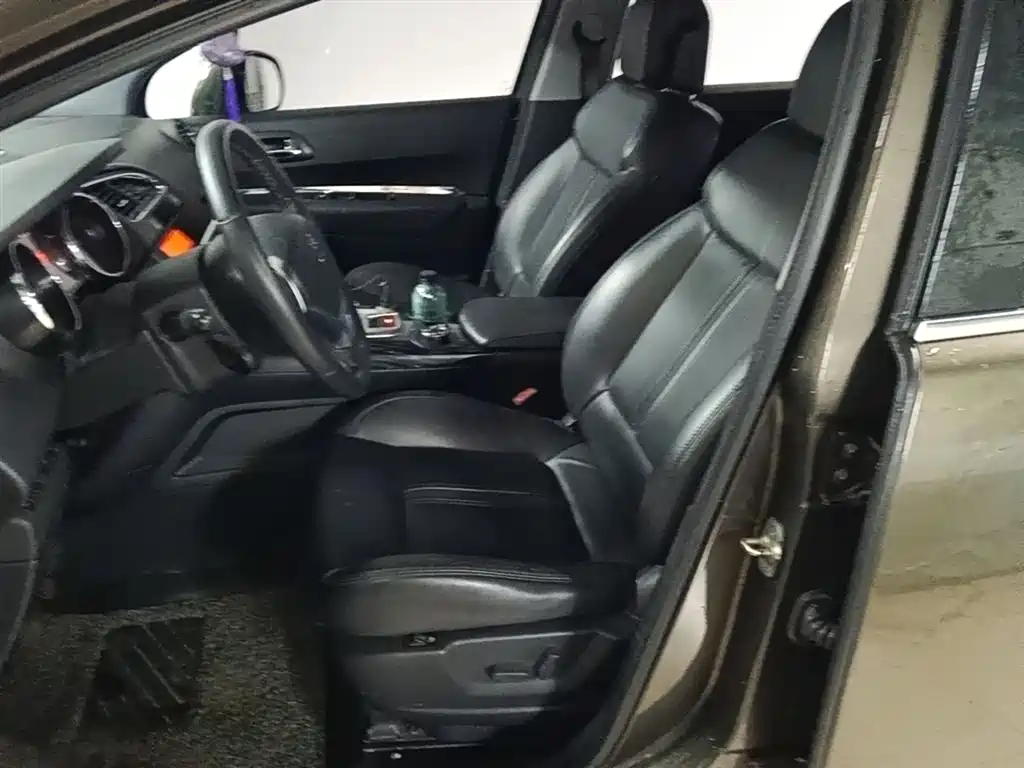 Peugeot 3008 2015 — фото 15