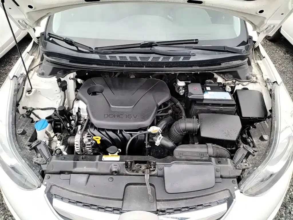 Hyundai Elantra Langdong 2015 — фото 20