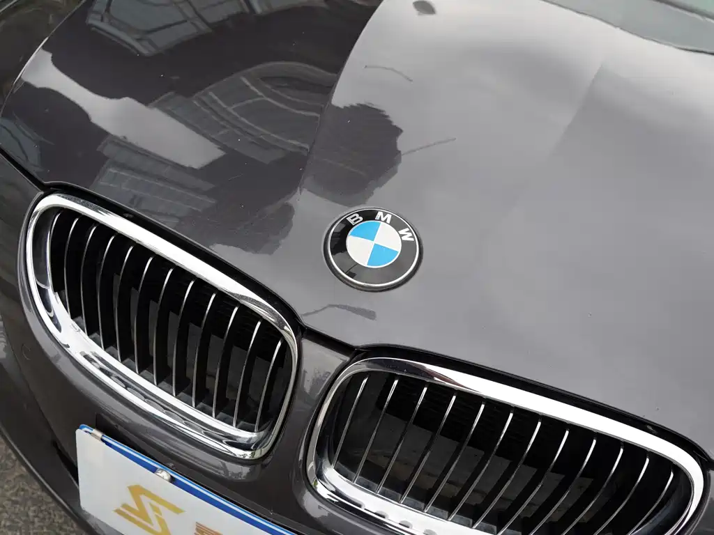BMW 3 Series 2009 — фото 16