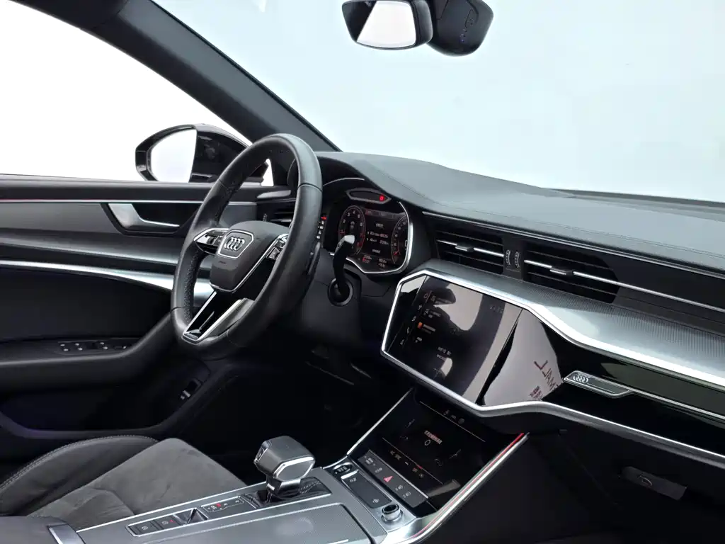 Audi A6L 2022