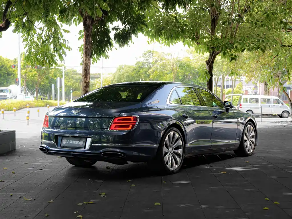 Bentley Flying Spur 2021 — фото 9