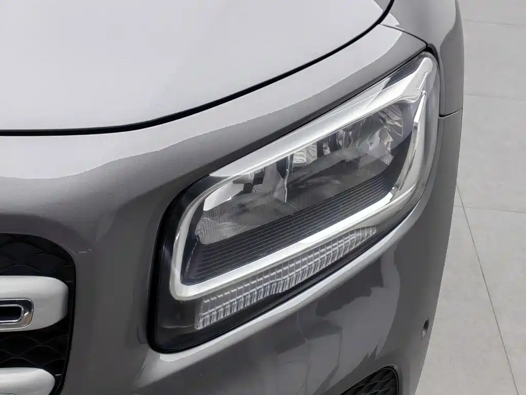 Mercedes-Benz GLB 2021