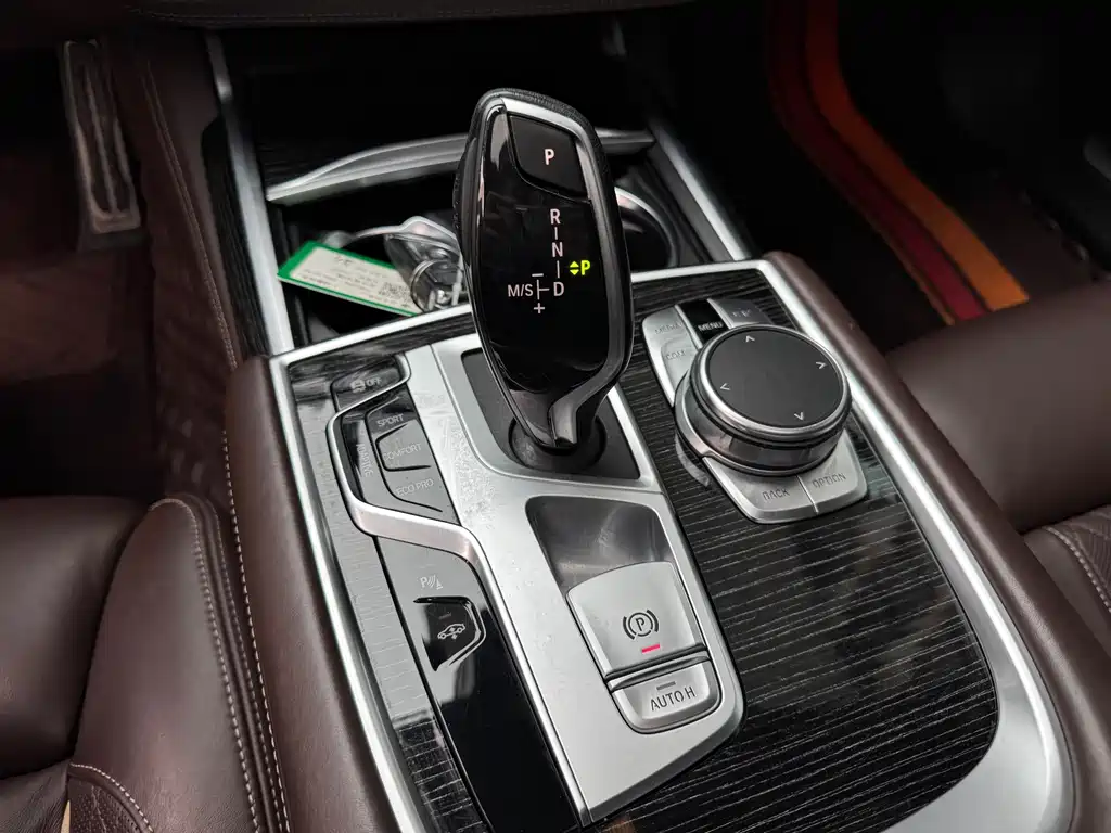 BMW 7 Series 2020 — фото 10