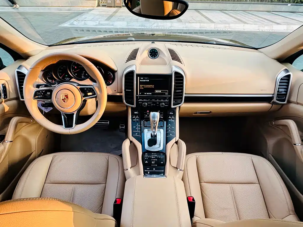Porsche Cayenne 2017 — фото 20