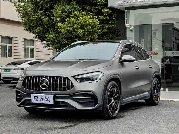 Mercedes-Benz GLA AMG 2021