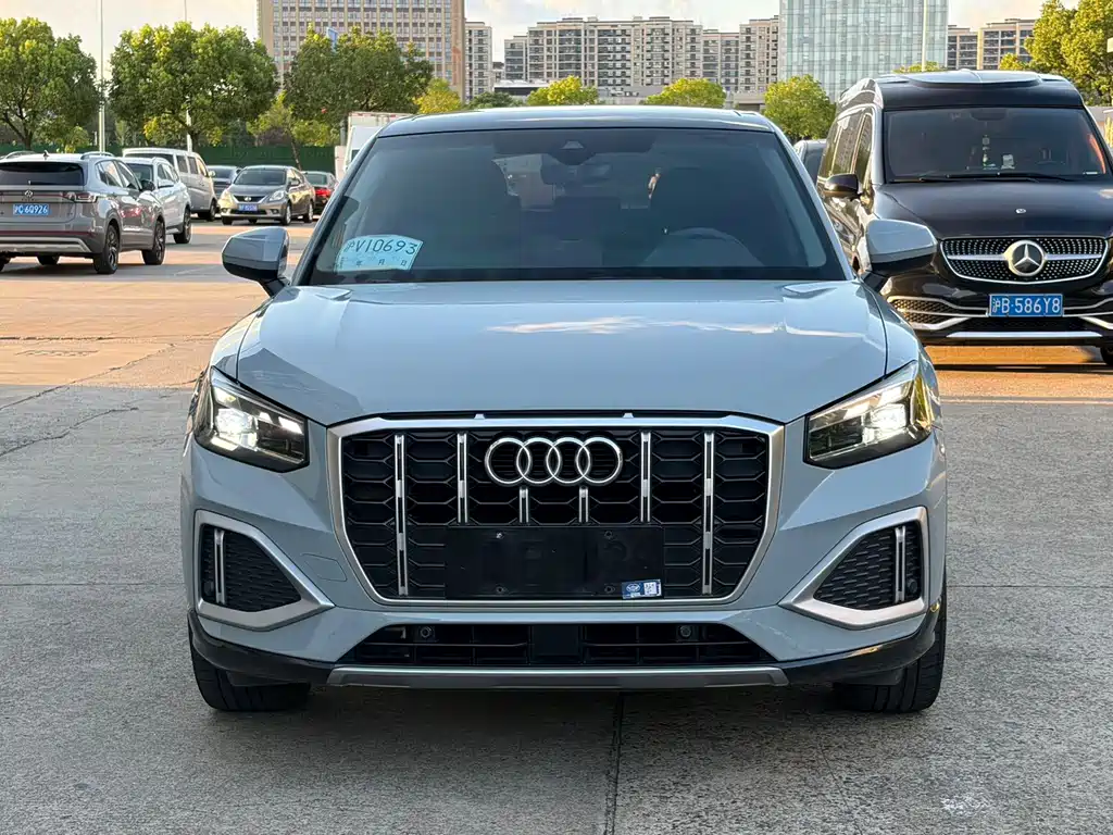 Audi Q2L 2023