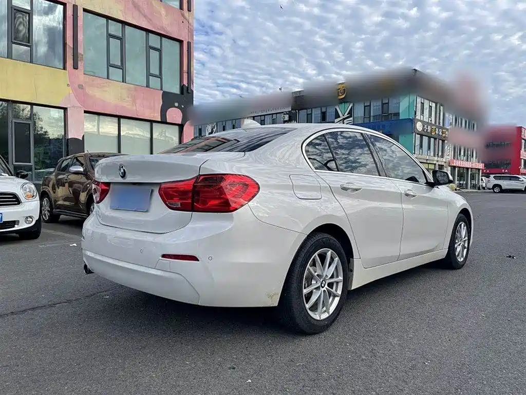 BMW 1 Series 2019 — фото 12