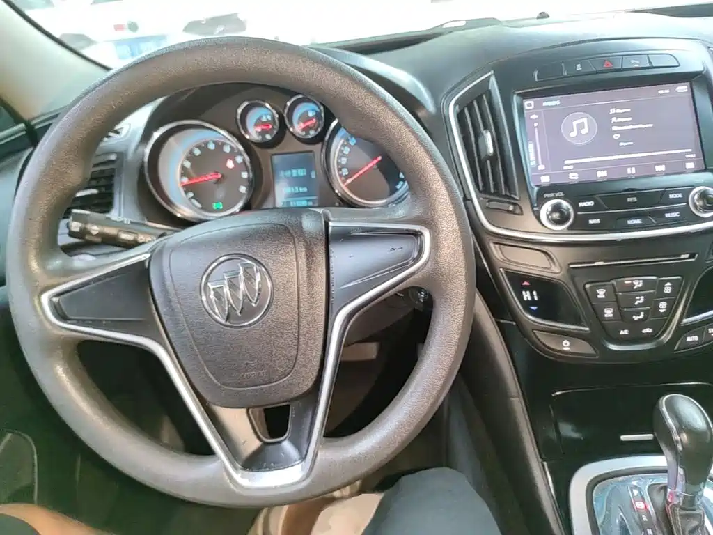 Buick Regal 2015 — фото 10