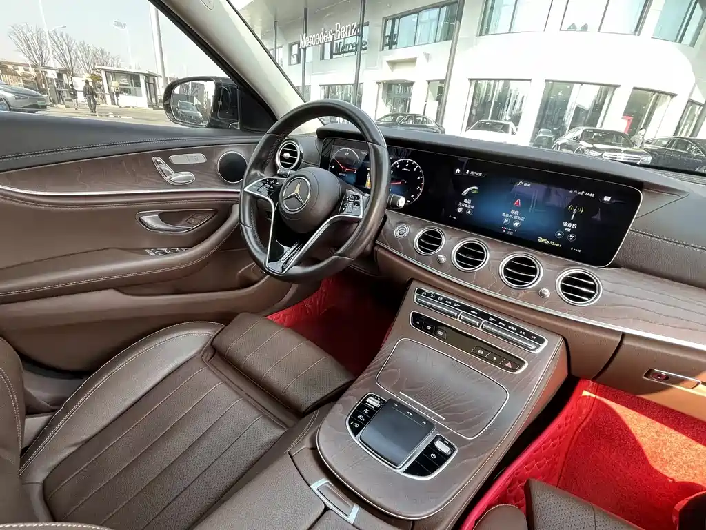 Mercedes-Benz E-Class 2023 — фото 9