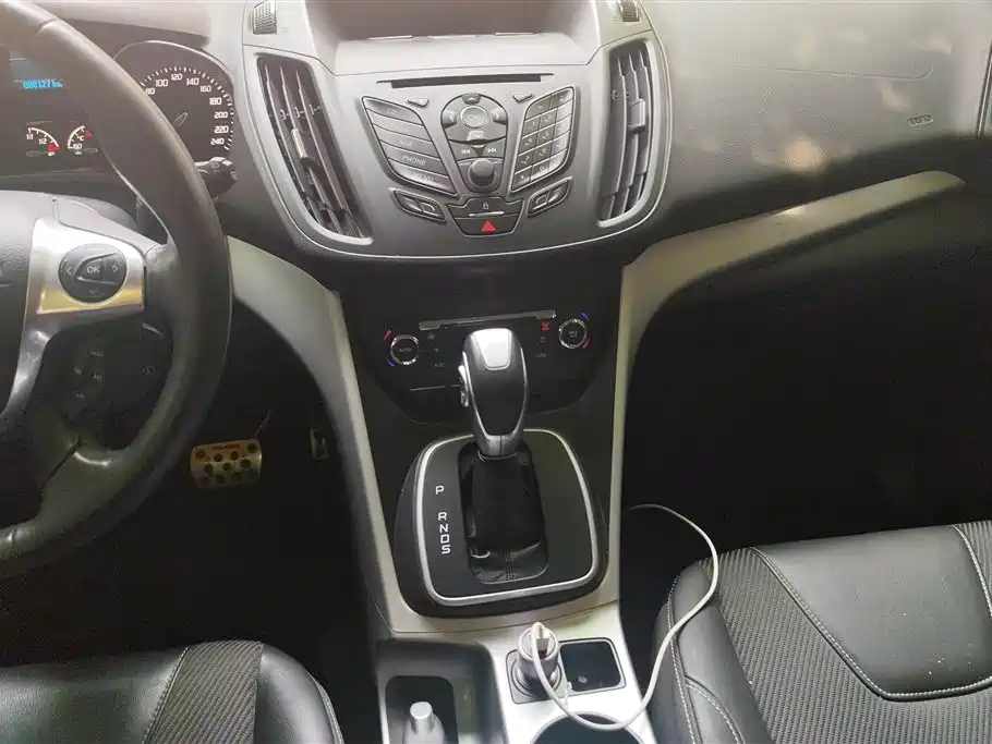 Ford Kuga 2013 — фото 13
