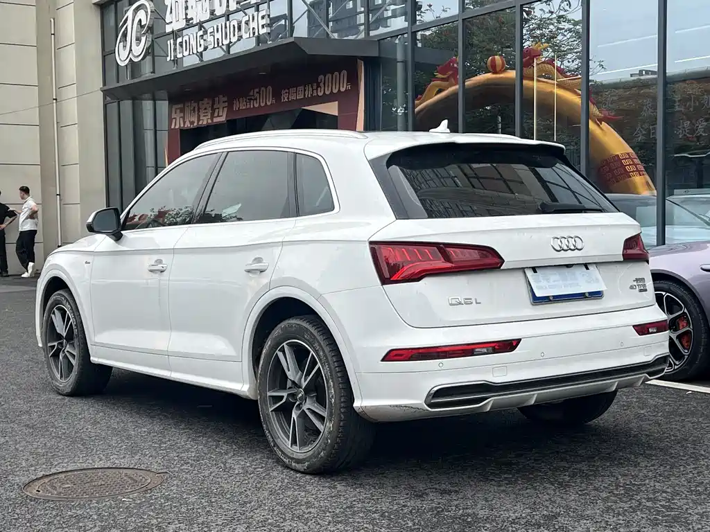 Audi Q5L 2019 — фото 2